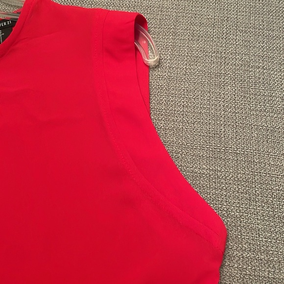 NWT FOREVER 21 Red Sleeveless Top with Curved Hem Lines Small - Picture 11 of 13